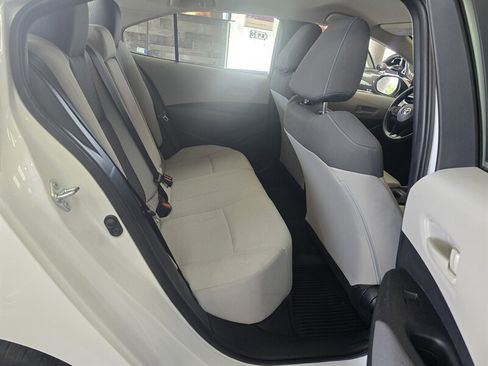 Used 2022 Toyota Corolla LE FWD image 16