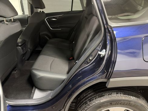 Used 2025 Toyota RAV4 XLE AWD/4WD image 23