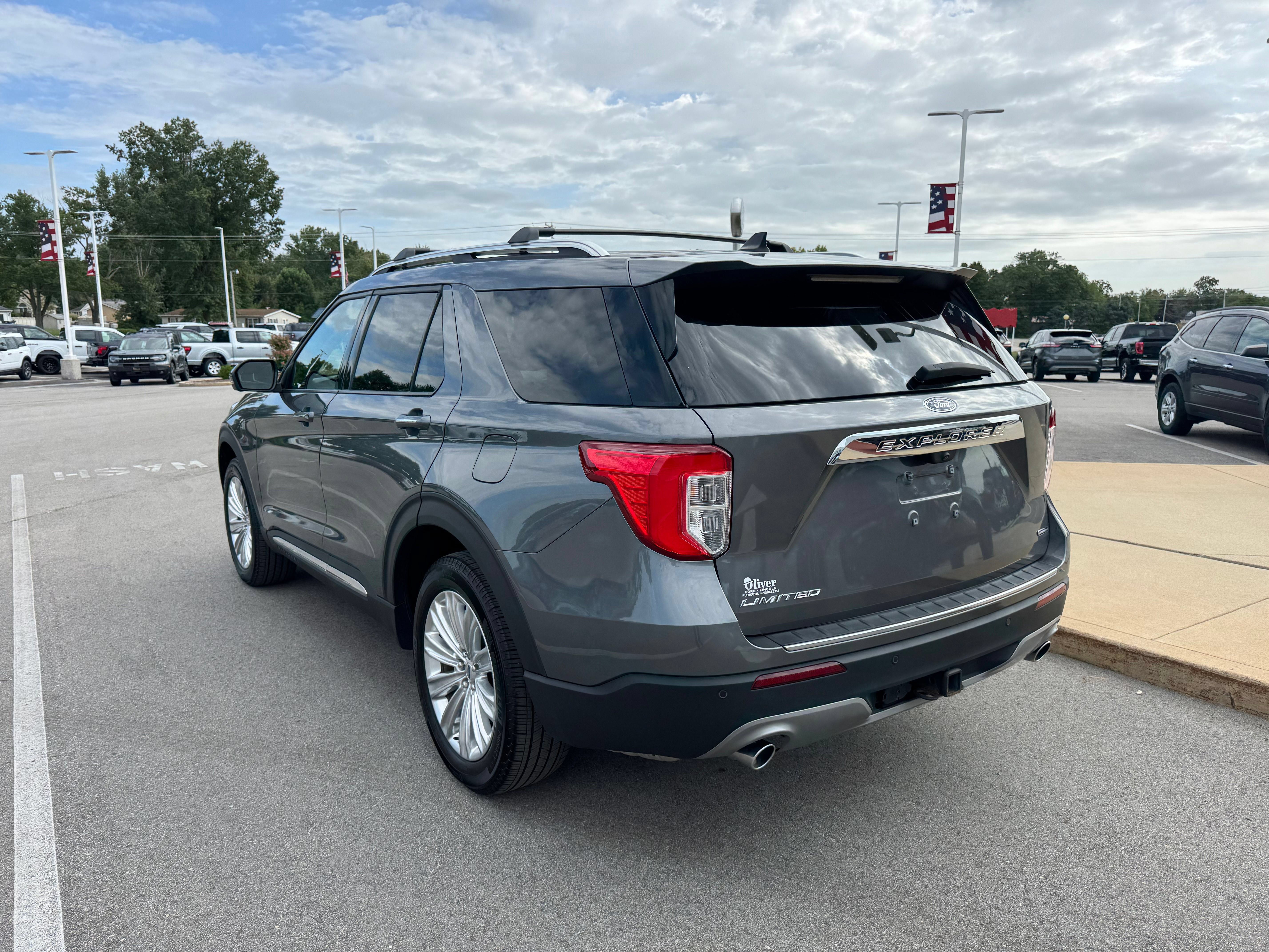 Used 2023 Ford Explorer Limited w/ Hybrid Equipment Group 310A AWD/4WD image 5