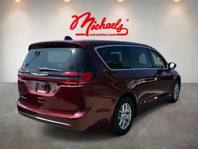 Used 2023 Chrysler Pacifica Touring-L