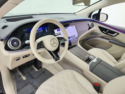 New 2026 Mercedes-Benz EQS 400 4MATIC SUV image 9