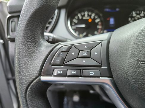 Used 2018 Nissan Rogue S image 23