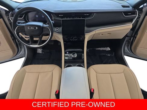 Used 2025 Jeep Grand Cherokee L Limited w/ Luxury Tech Group II image 9