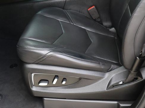 Used 2018 Cadillac Escalade Luxury image 21