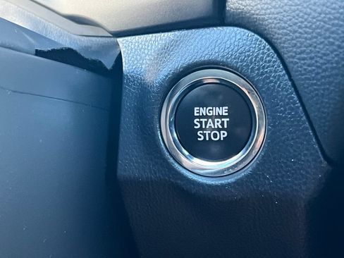 Used 2024 Toyota RAV4 XLE FWD image 31