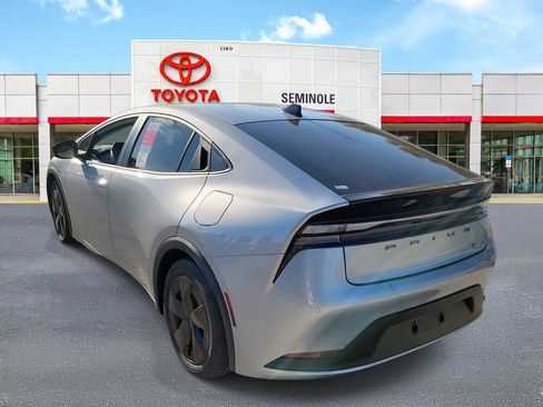 New 2026 Toyota Prius Plug-In Hybrid FWD image 4