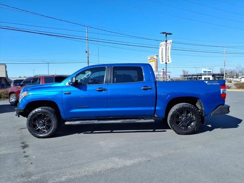 Used 2018 Toyota Tundra SR5 w/ SR5 Upgrade Package image 2