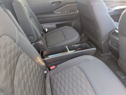 Used 2024 Nissan Pathfinder SV w/ SV Premium Package image 14