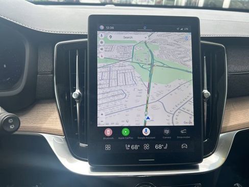 Certified 2025 Volvo XC90 B5 Plus AWD/4WD image 22