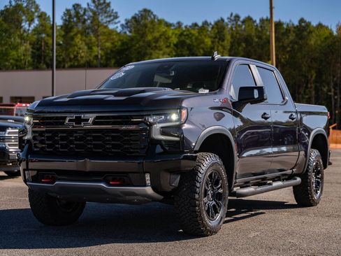 Used 2022 Chevrolet Silverado 1500 ZR2 w/ Technology Package AWD/4WD image 3