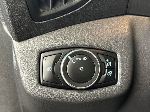 Used 2016 Ford Transit Connect XLT image 22