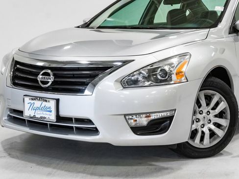 Used 2014 Nissan Altima 2.5 S w/ Display Audio Package FWD image 2