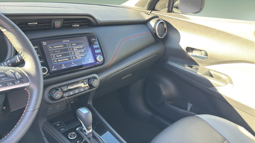 Used 2023 Nissan Kicks SR w/ SR Premium Package FWD image 25