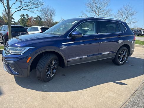 Used 2022 Volkswagen Tiguan SE AWD/4WD image 4
