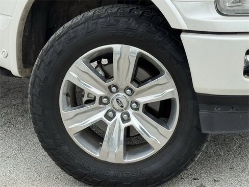 Used 2019 Ford F150 Platinum w/ Equipment Group 701A Luxury image 30