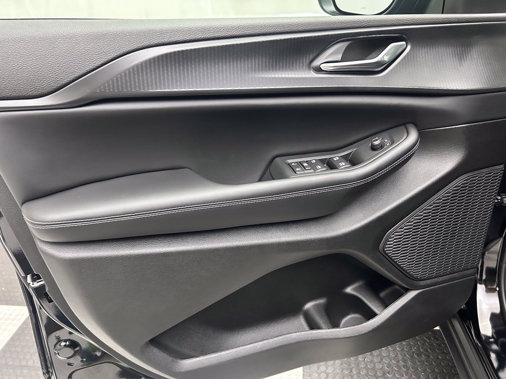 New 2027 Jeep Grand Cherokee Laredo AWD/4WD image 10