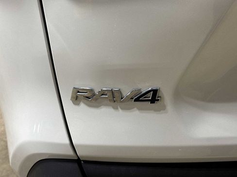 Used 2023 Toyota RAV4 Limited image 27