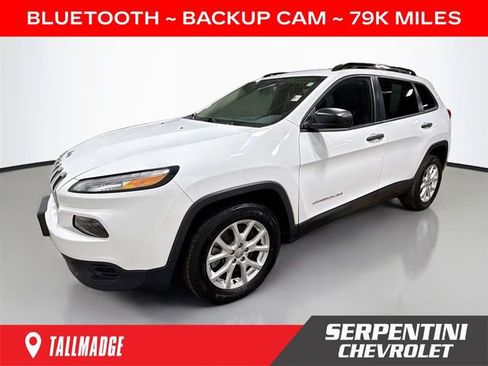 Used 2017 Jeep Cherokee Sport image 1