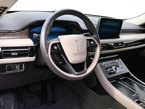 Used 2023 Lincoln Aviator Reserve w/ Jet Package AWD/4WD image 11
