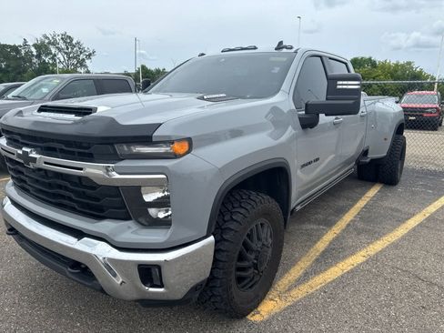 Used 2024 Chevrolet Silverado 3500 LT w/ All Star Edition AWD/4WD image 18