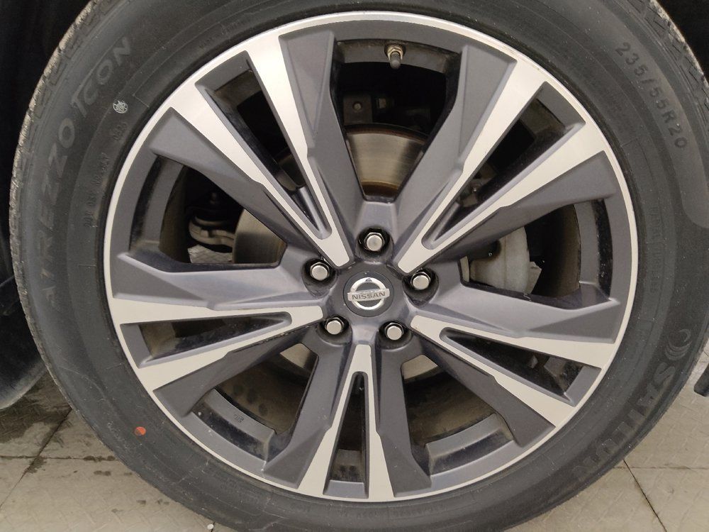 Used 2017 Nissan Pathfinder Platinum FWD image 31