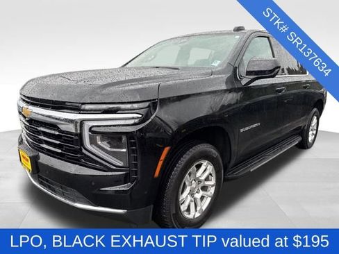 Used 2025 Chevrolet Suburban LS image 3