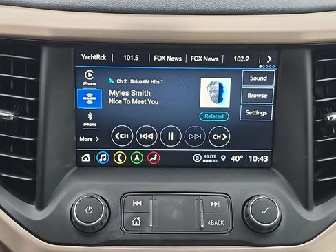 Used 2021 GMC Acadia Denali w/ Denali Technology Package image 27