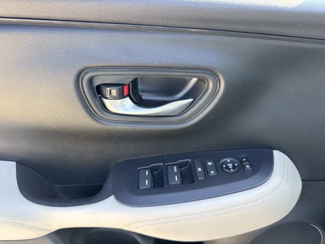 Certified 2025 Honda HR-V LX image 19