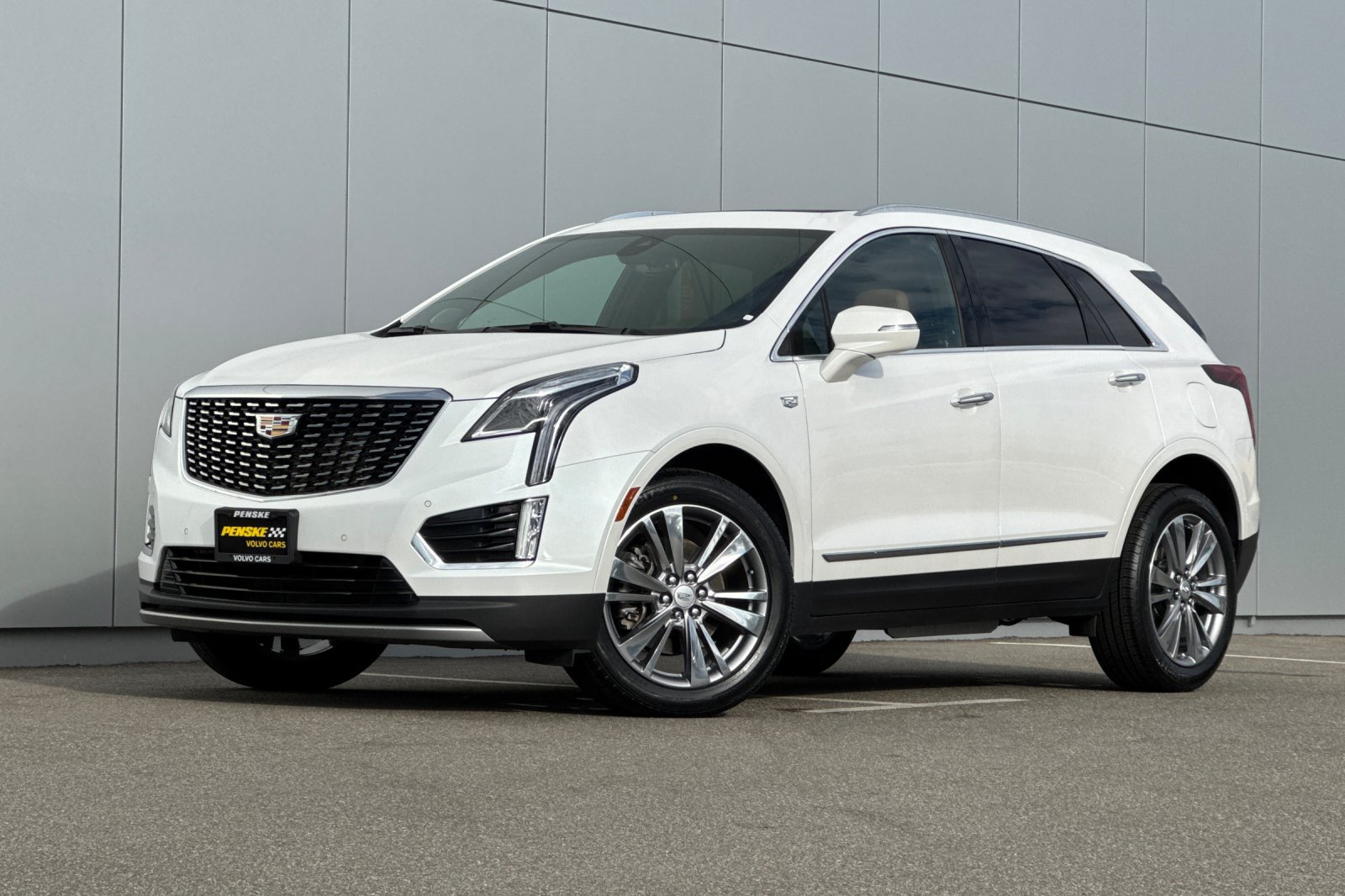 Used 2024 Cadillac XT5 Premium Luxury FWD image 1
