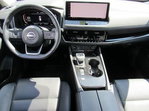 Certified 2024 Nissan Rogue SL FWD image 18