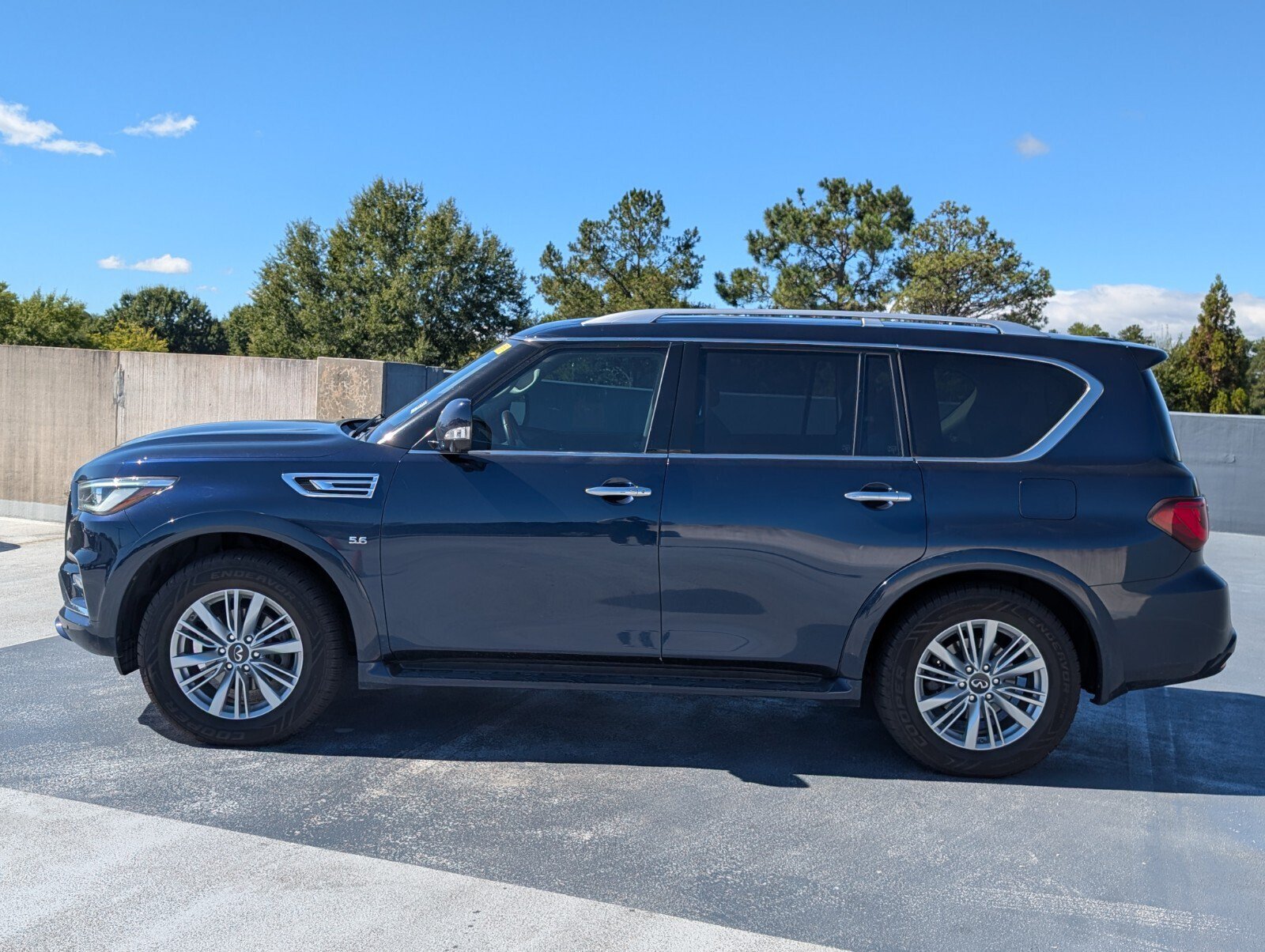 Used 2019 INFINITI QX80 Luxe w/ Proassist Package AWD/4WD image 2