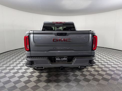 Used 2024 GMC Sierra 1500 Denali w/ Technology Package AWD/4WD image 8