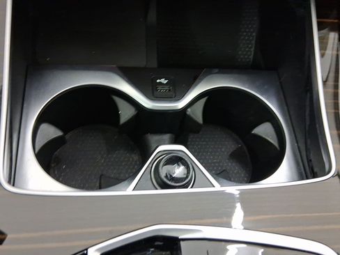 Used 2025 BMW X7 xDrive40i w/ Premium Package image 26