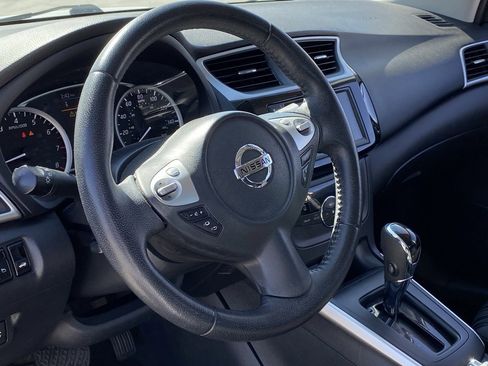 Used 2019 Nissan Sentra SV image 6