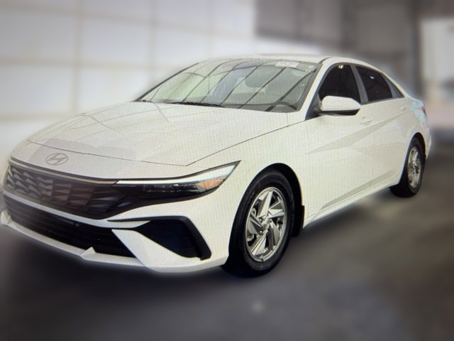 Used 2026 Hyundai Elantra SE FWD image 1