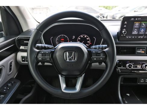 Used 2025 Honda Pilot EX-L image 16