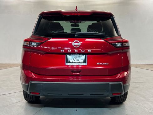 Used 2024 Nissan Rogue SV AWD/4WD image 4