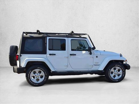 Used 2014 Jeep Wrangler Unlimited Sahara AWD/4WD image 4