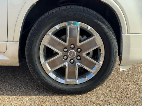 Used 2012 GMC Acadia Denali image 5