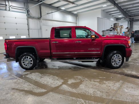 Used 2019 GMC Sierra 2500 Denali w/ Duramax Plus Package image 2