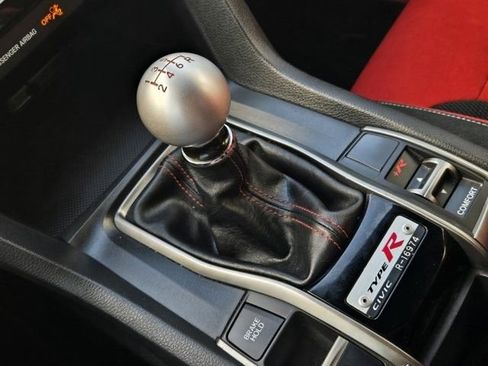 Used 2018 Honda Civic Type R image 18