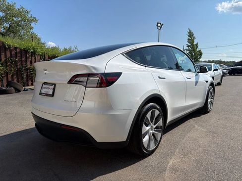 Used 2023 Tesla Model Y Long Range AWD/4WD image 7