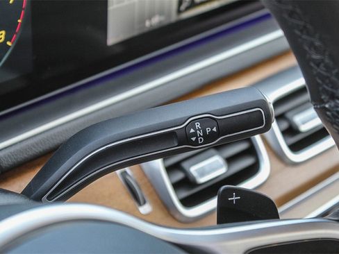 Used 2021 Mercedes-Benz GLE 350 w/ Premium Package image 19