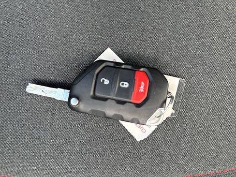 Used 2025 Jeep Wrangler Rubicon image 32