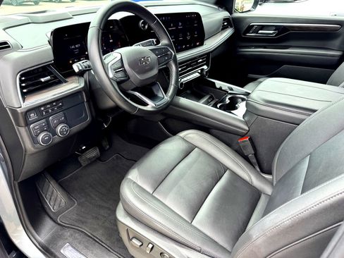 Used 2025 Chevrolet Tahoe Z71 AWD/4WD image 11