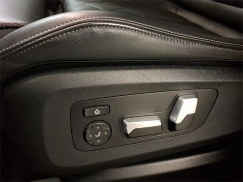 Certified 2023 BMW X6 xDrive40i w/ M Sport Package image 23