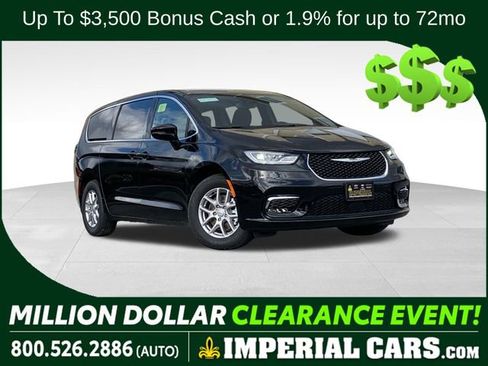 New 2026 Chrysler Pacifica Select image 1