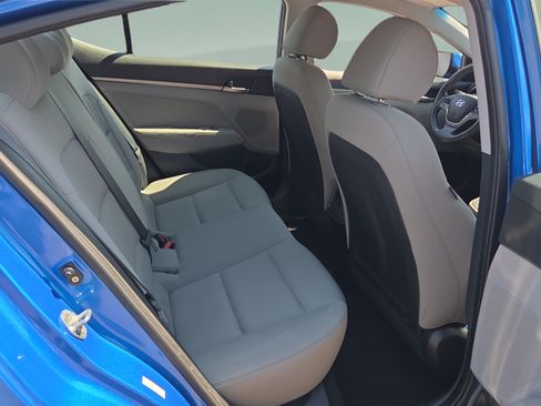 Used 2017 Hyundai Elantra SE FWD image 14