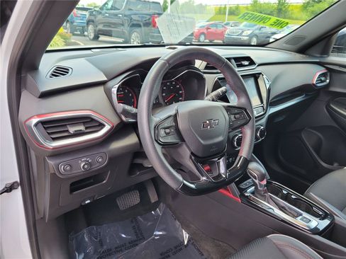 Used 2021 Chevrolet TrailBlazer RS w/ Sun and Liftgate Package FWD image 19