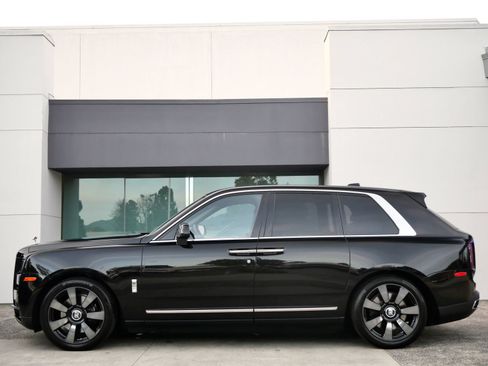 Certified 2023 Rolls-Royce Cullinan AWD/4WD image 3